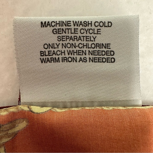 Willams Sonoma Home Set of 5 Silk & Cotton Placemats *one spot* - Picture 8 of 10